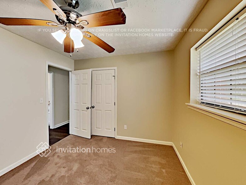 Building Photo - 1806 Oriole Trail