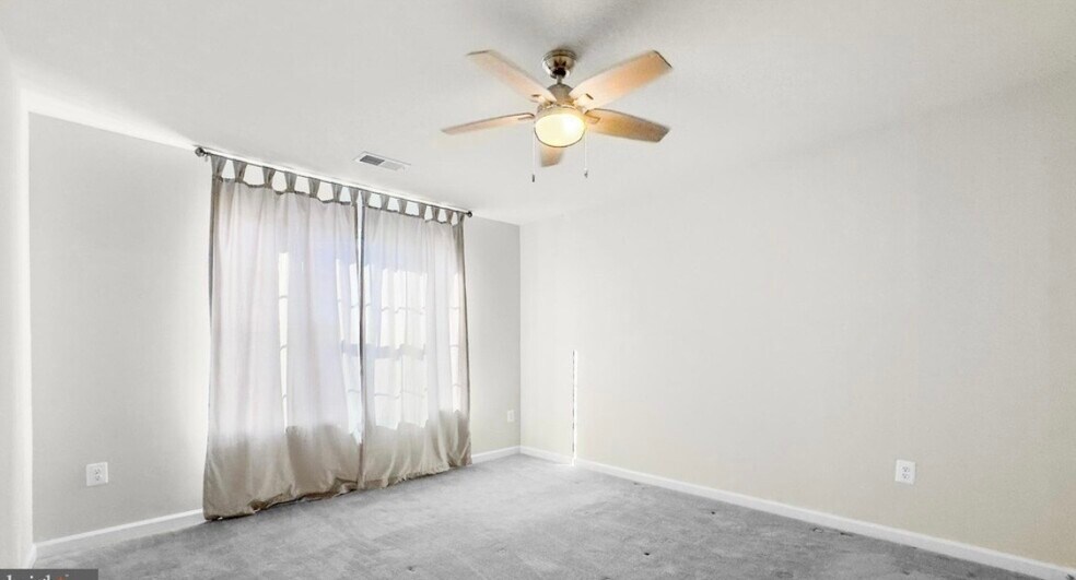 Building Photo - 10185 Warfield St