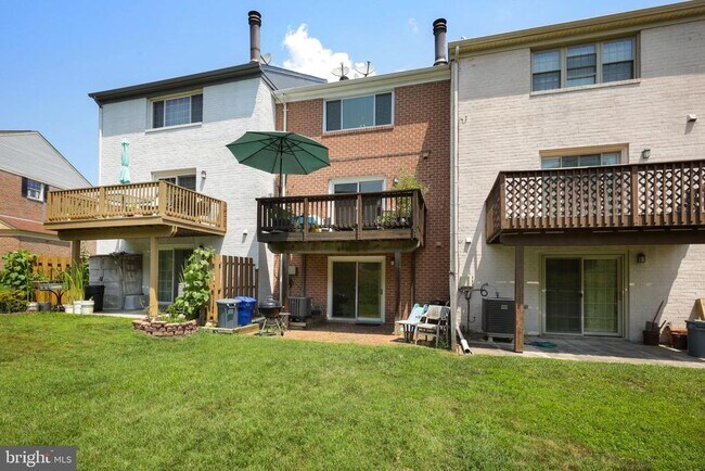 Building Photo - 11 Donagh Ct