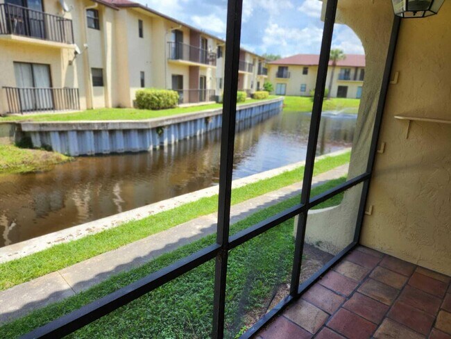 Building Photo - 2050 Oleander Blvd