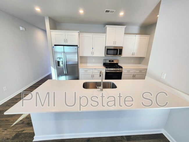 Building Photo - 405 Mariene Dr