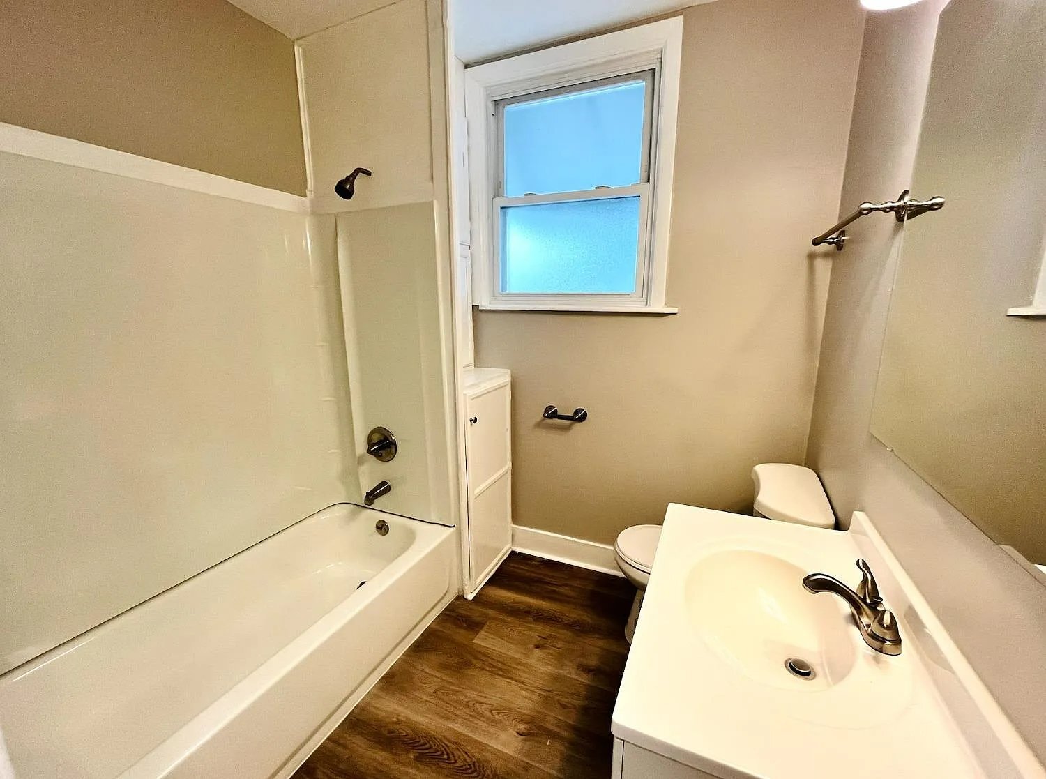 Building Photo - 1910 Bising Ave