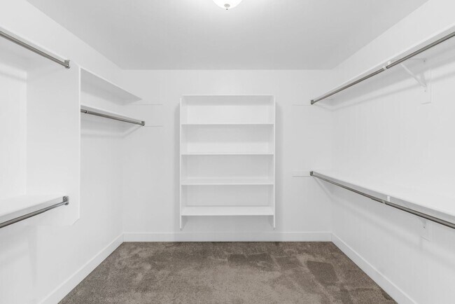 Building Photo - Spacious 6 Bed Home with Dual Kitchens, EV Charging & Modern Finishes in Layton