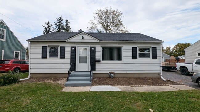 Primary Photo - 3 bd 1.5 ba ranch home with screened back ...