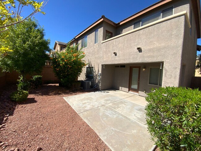 Building Photo - NW 3 BEDROOM WITH A LOFT, CLOSE TO COMMUNITY PLAYGROUND