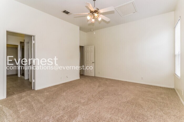 Building Photo - 709 W 35th St