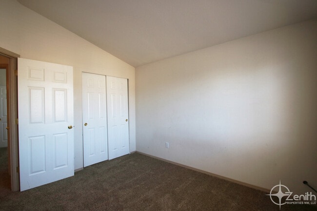 Building Photo - 17019 SE 3rd St