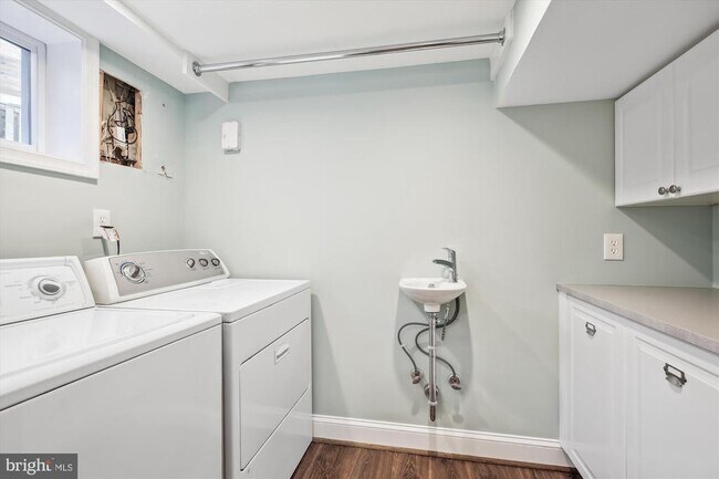 Building Photo - 5213 Rayland Dr