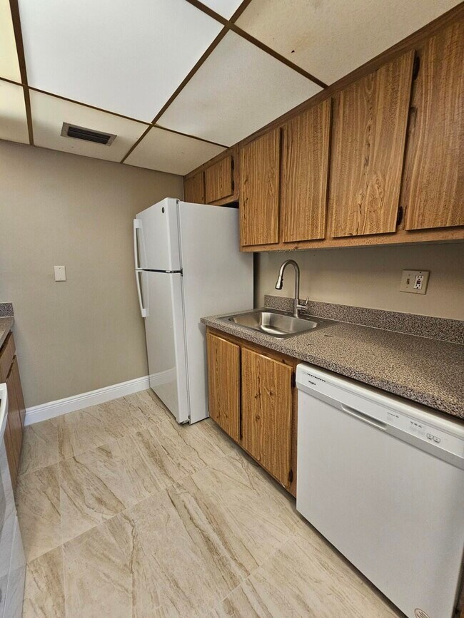 Building Photo - 2000 N Congress Ave