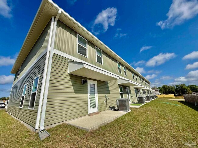 Building Photo - 4067 Pendragon Cir