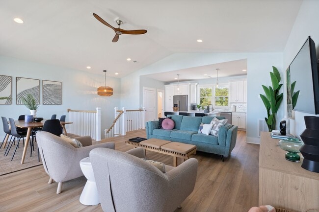 Building Photo - NEW HIGH END OFF-SEASON RENTAL NOW AVAILABLE