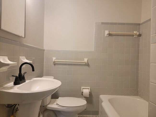 Building Photo - 5256 Eubanks Dr