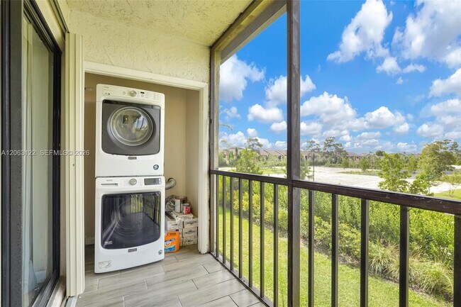 Building Photo - 7142 Golf Colony Ct