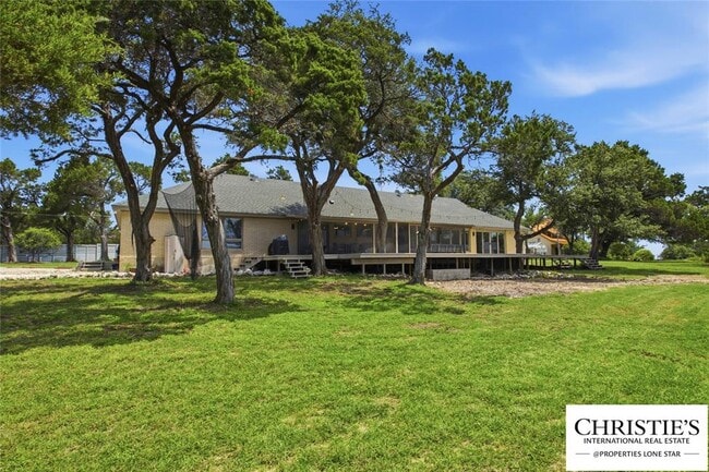 Building Photo - 8901 Grandview Dr