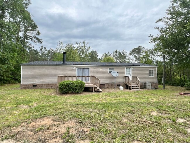 Building Photo - AVAILABLE NOW | PETS ALLOWED OUTDOORS ONLY...
