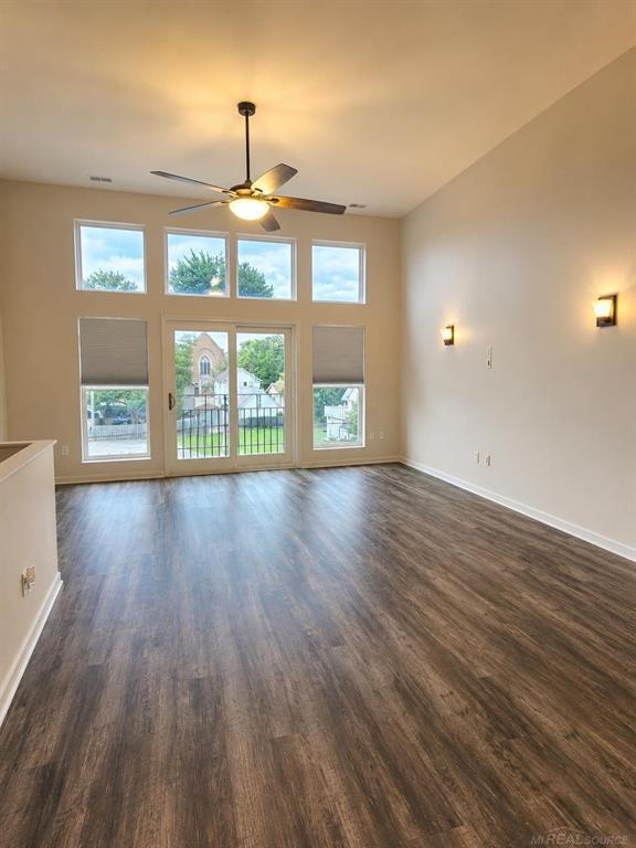 Building Photo - Downtown Mount Clemens Loft 2 Bedroom, 1 Bath Top Floor, Garage. Soaring 20-Foot Ceilings, Dramat...