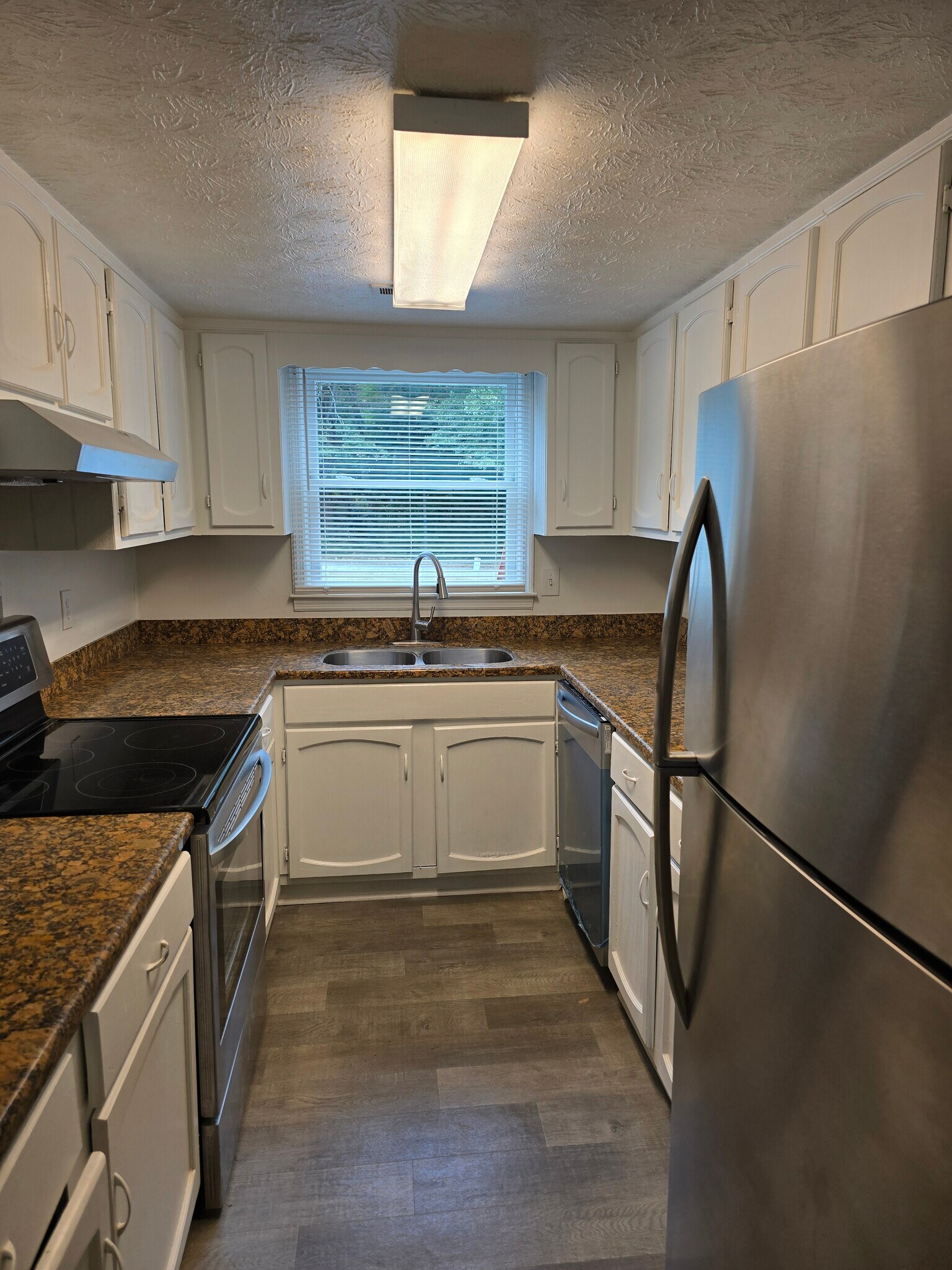 Kitchen - 4485 Golf Vista Cir