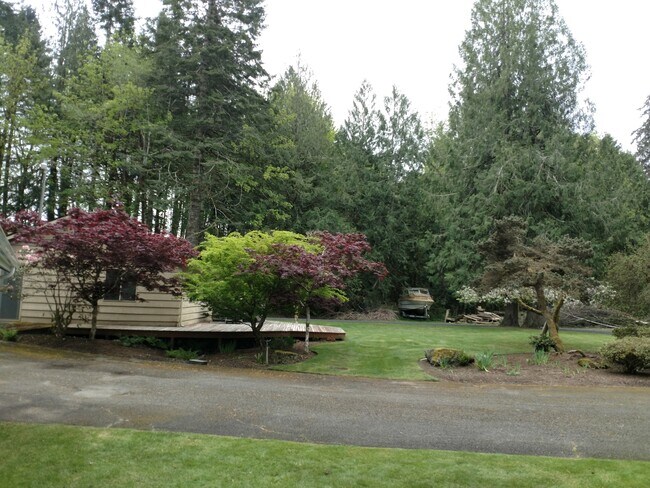 Building Photo - 3211 SE Kamilche Point Rd