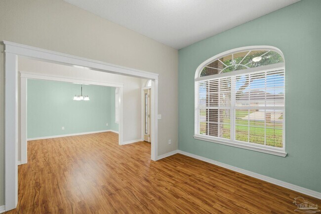 Building Photo - 4712 Thousand Oaks Blvd