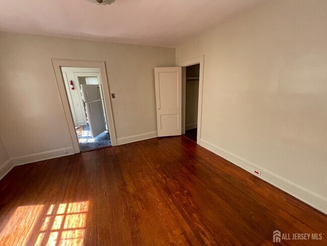 Building Photo - 308 S 3rd Ave