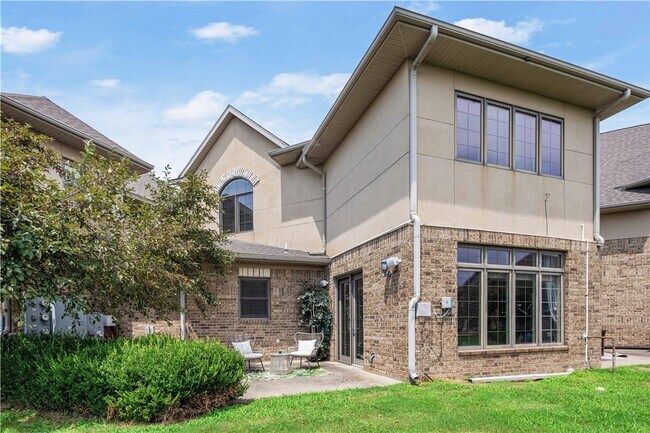Building Photo - 2640 S Everest Ave