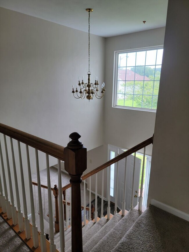 Building Photo - 1110 Carriage Ct
