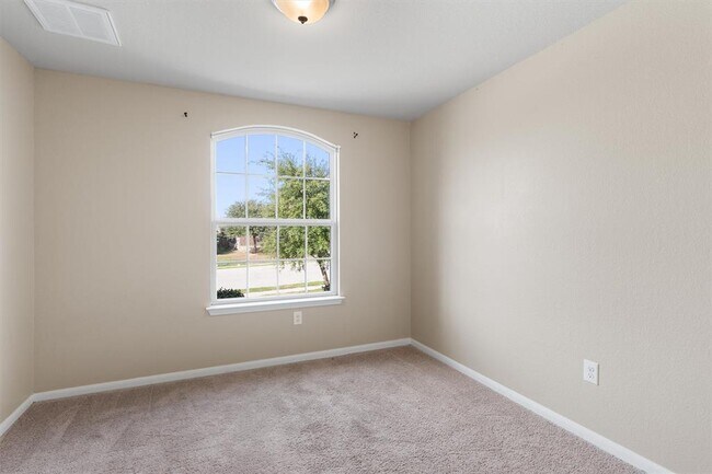 Building Photo - 5905 Montrelia Dr