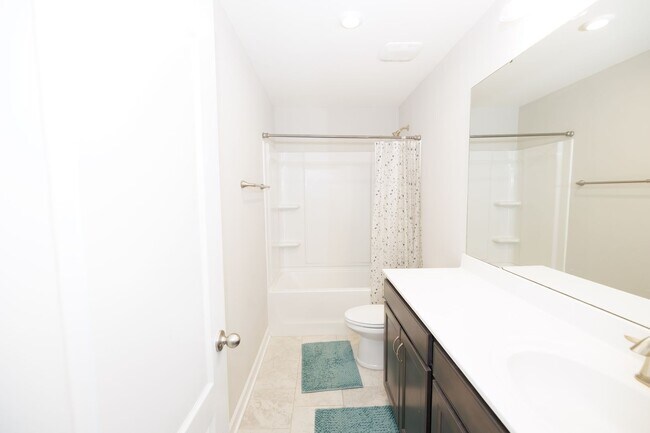 Building Photo - Spacious & Stylish Meritage Home with Sunr...