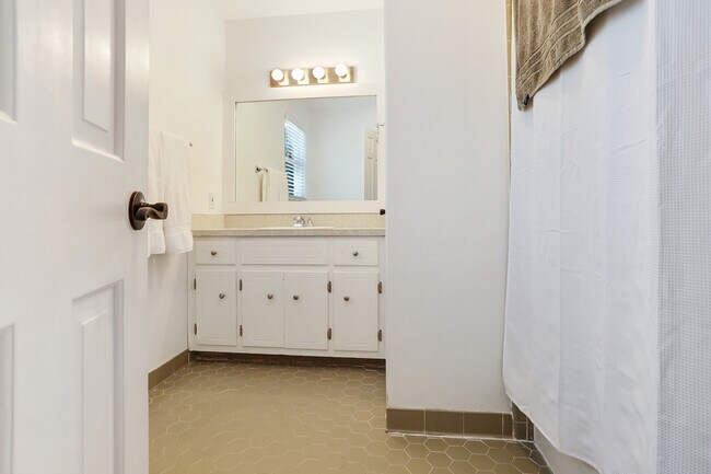 Building Photo - 6953 Ayers Ct NW