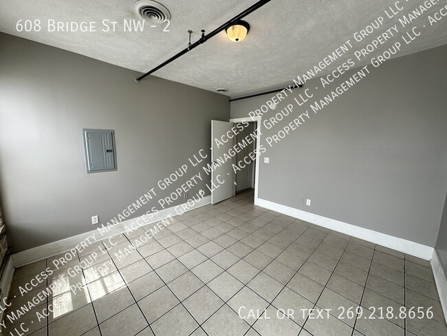Building Photo - 608 Bridge St NW