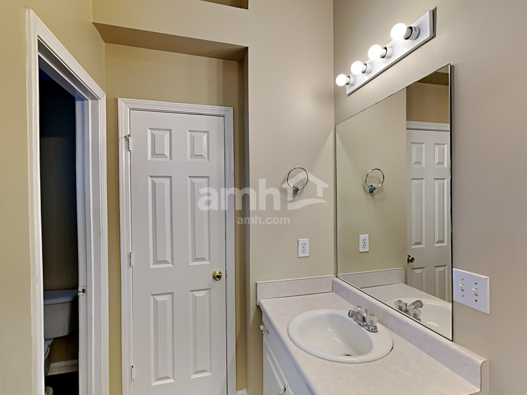 Building Photo - 47 Trotters Way