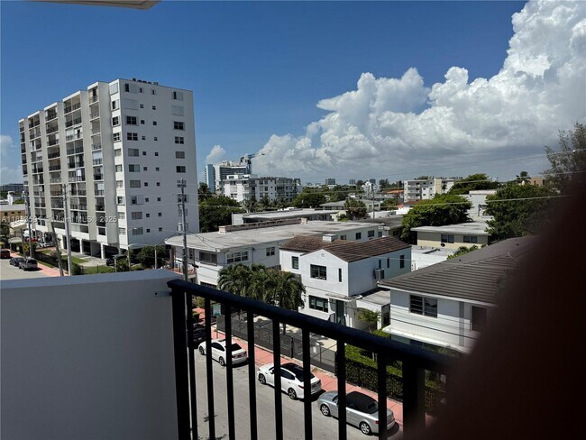 Building Photo - 7921 Byron Ave