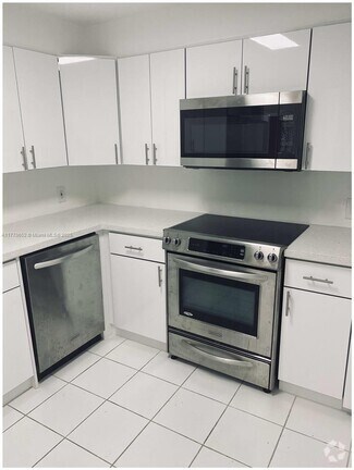 Building Photo - 13155 Ixora Ct