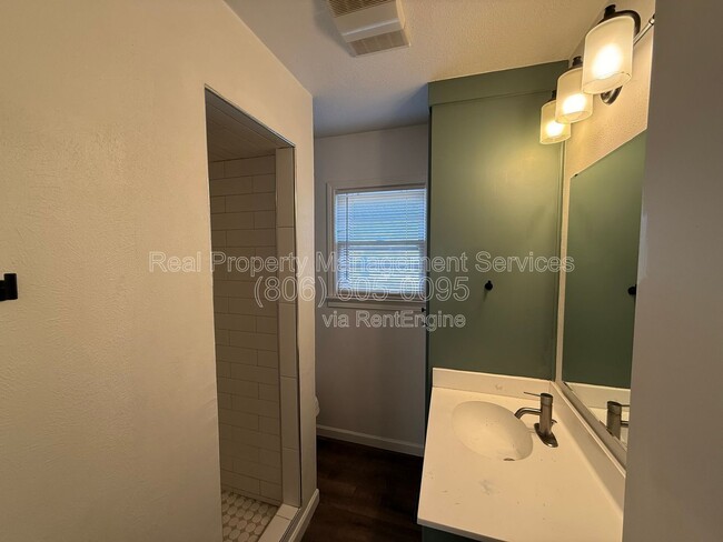 Building Photo - 3612 33rd St