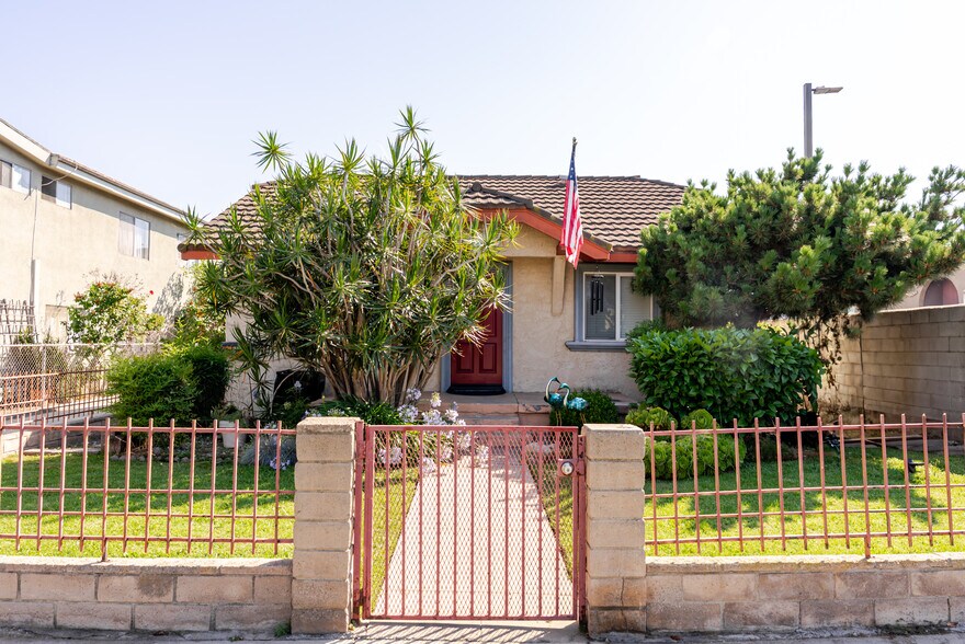 Building Photo - 3522 Garden Ave