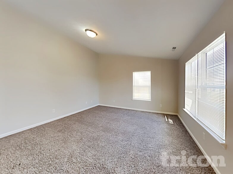 Building Photo - 4040 Dogwood Ln