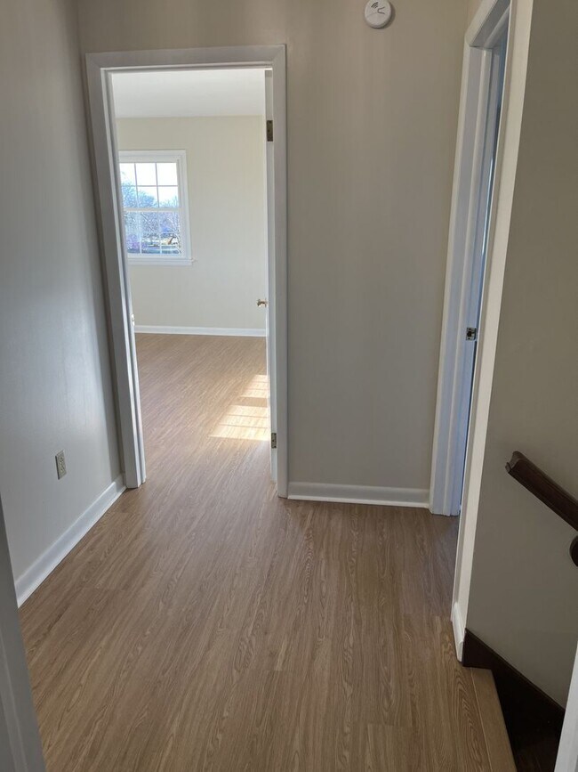 Building Photo - 8298 Scenic Dr