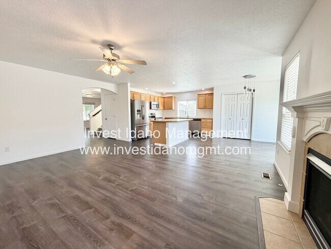 Building Photo - 17383 N Chouteau Ave