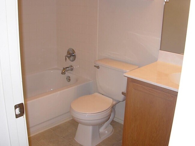 Building Photo - 2103 Keepsake Dr