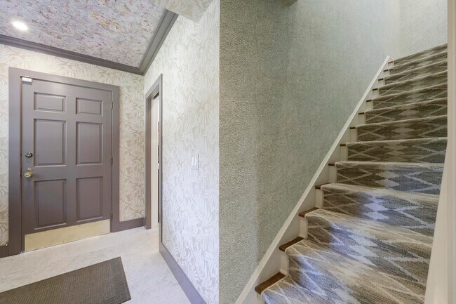 Building Photo - 1125 N Flagler Dr