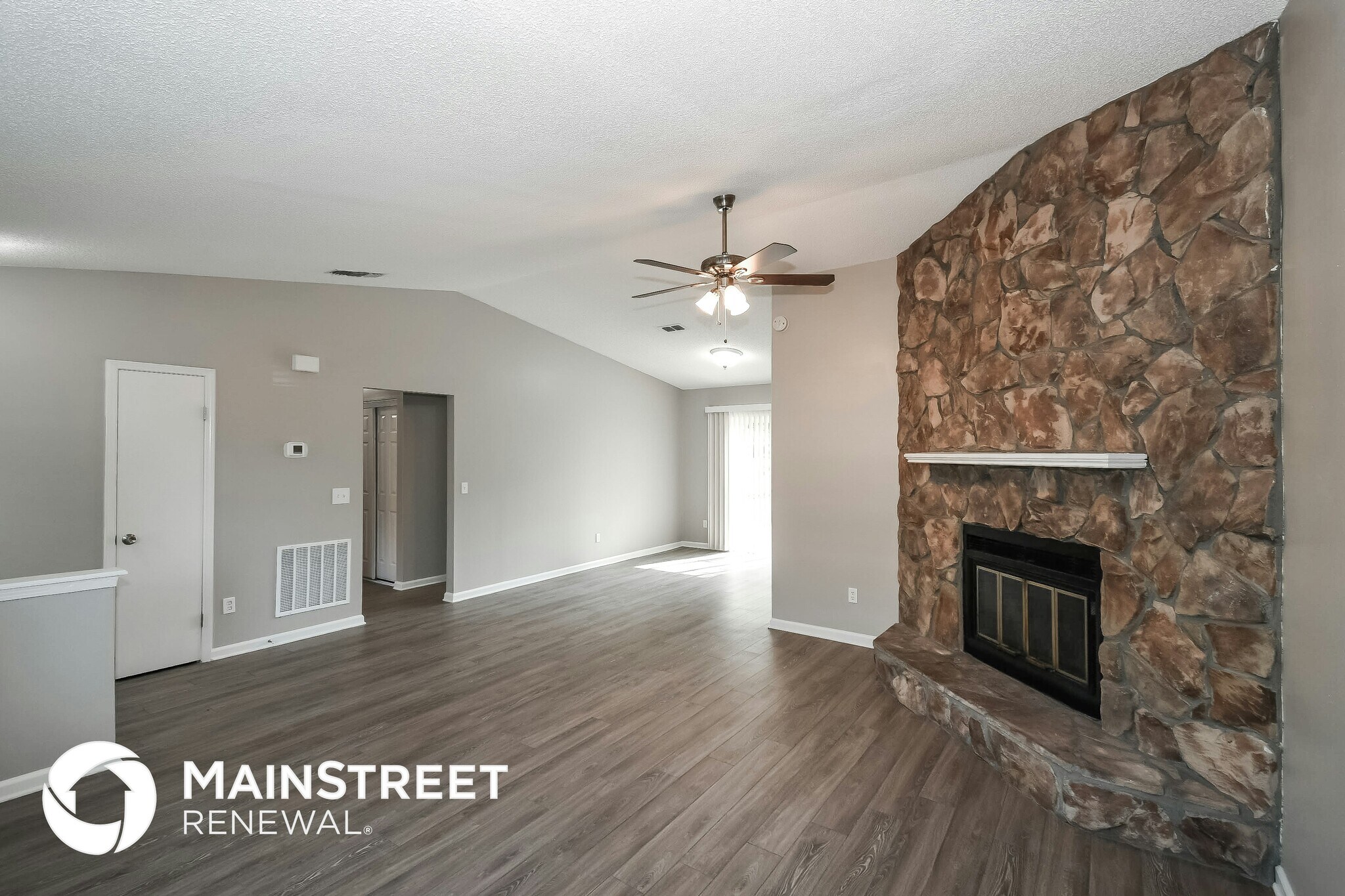 Building Photo - 2419 Winterwood Cir E