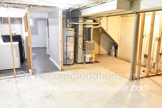 Building Photo - 6815 N Liberty St