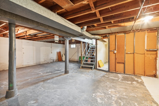 Building Photo - 629 St Clair Ave