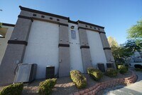Building Photo - SHOWINGS AVAILABLE NOW