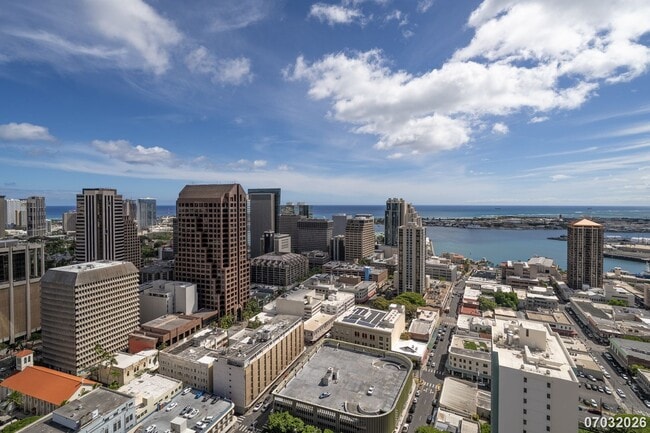 Building Photo - 2 bd, 2 ba Condo in Honoulu Park Place