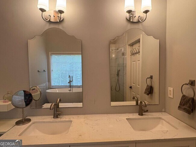Building Photo - 3755 Ridgeside Ct