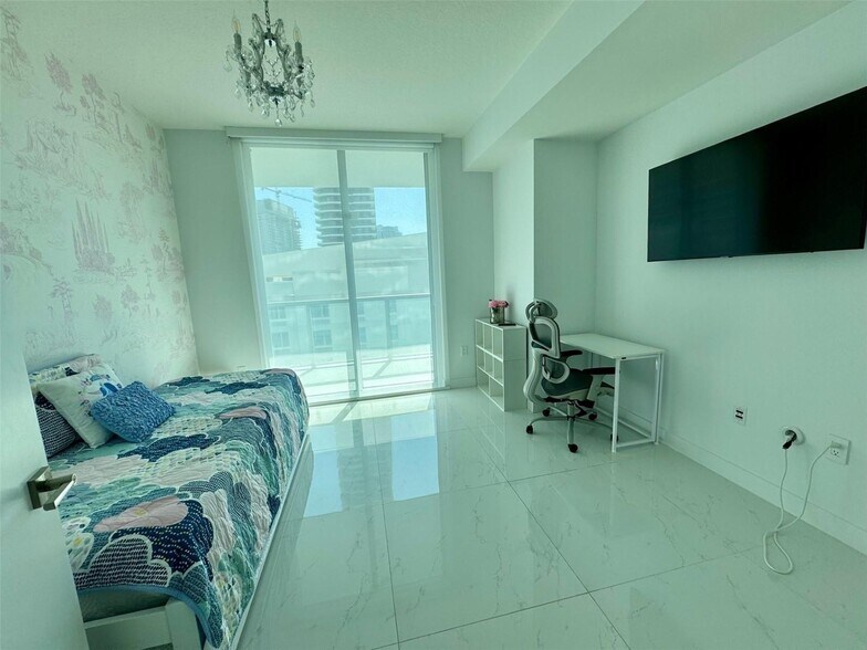 Building Photo - 79 SW 12th St