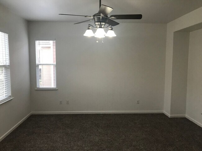 Building Photo - 4BR|2.5BA Townhome w/Garage|Yard|Water |Se...