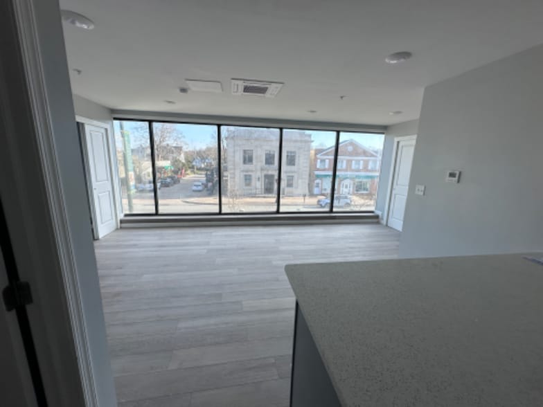 Building Photo - 140 S Easton Rd