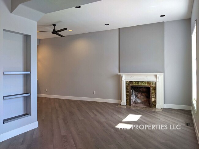 Building Photo - 123 E Bayaud Ave